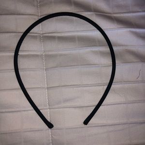 Black head band